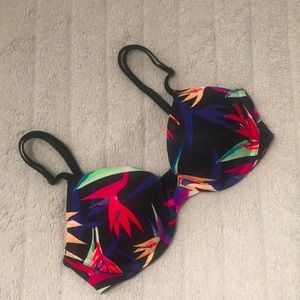 PINK VS Tropical Wear Everywhere T-Shirt Lightly Lined Bra